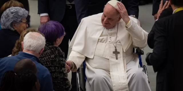 POPE-FRANCIS-GENERAL-AUDIENCE-PAUL-VI-HALL-DECEMBER-07-2022-Antoine-Mekary-ALETEIA-AM_1858.jpg