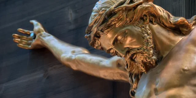 jezus-na-krzyzu-shutterstock_2349448703.jpg