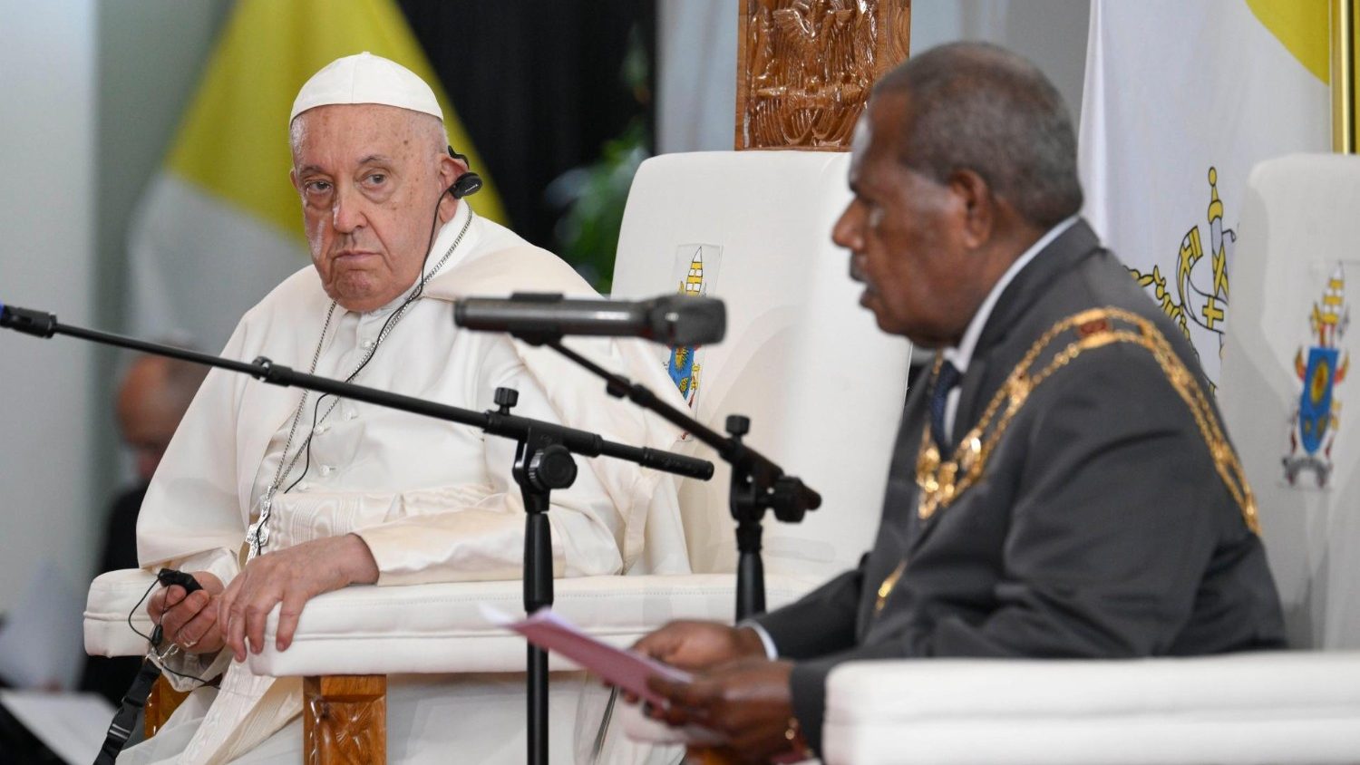 PAPA FRANCESCO: CESSINO LE VIOLENZE TRIBALI IN PAPUA NUOVA GUINEA