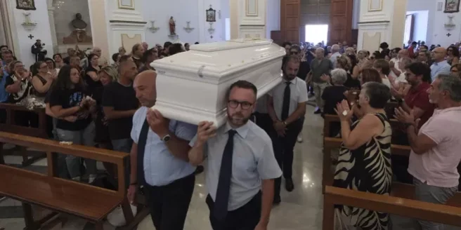 bara-simona-cina-funerali-capaci.jpg